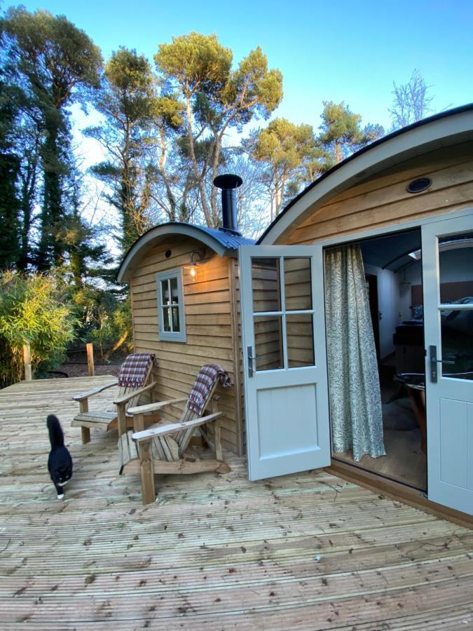 Chez Maurice Luxury Shepherds Hut With Bath And Hot Tub Kelling Экстерьер фото