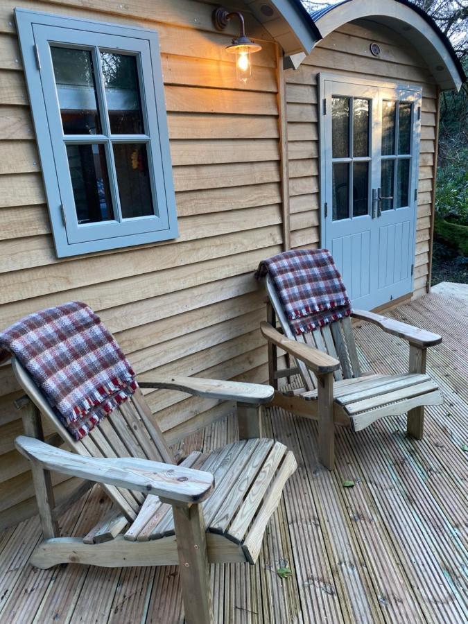 Chez Maurice Luxury Shepherds Hut With Bath And Hot Tub Kelling Экстерьер фото